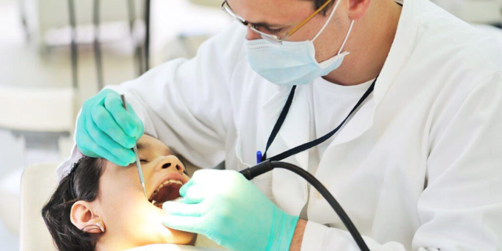  مزایای دندان مصنوعی ثابت بر پایه ایمپلنت-نعمت الهی