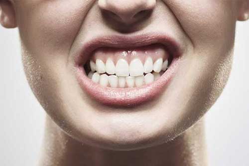 علت دندان قروچه چیست؟