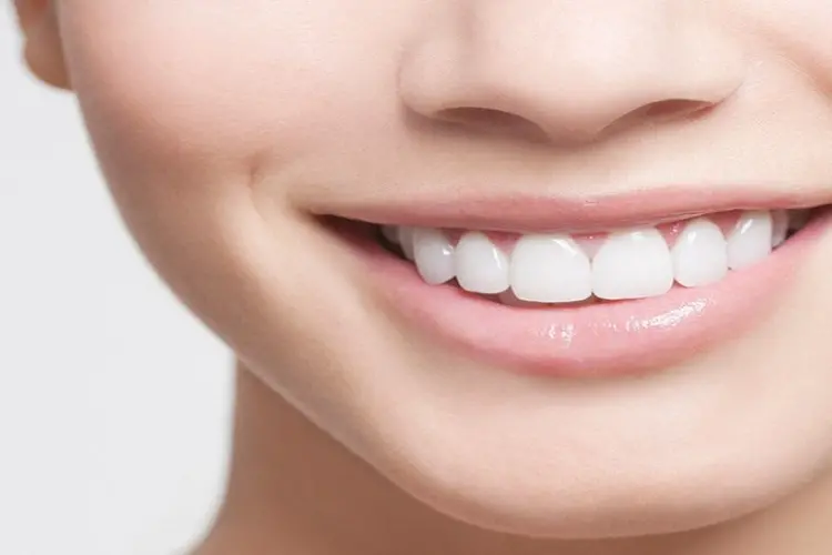 5 تکنیک دندان‌پزشکی برای ایجاد یک لبخند زیبا و بهبود ظاهر شما